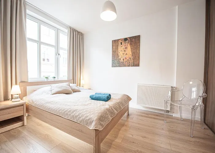 Chopina 4 דירה *